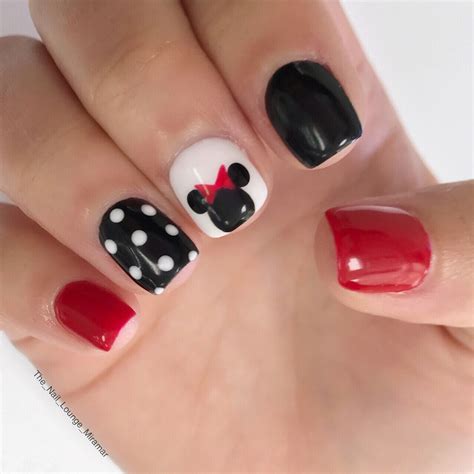 minnie mouse toe nails|Minnie Mouse Nails: The Disney Nail Inspiration You。